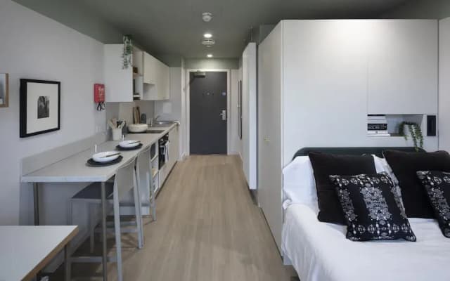Modern Studios with Kitchen & Ensuite - photo 2