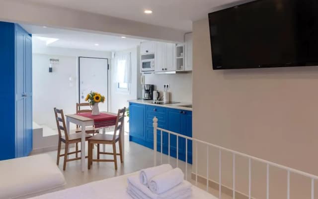 BLUE and WHITE apartment vipgreece - photo 5