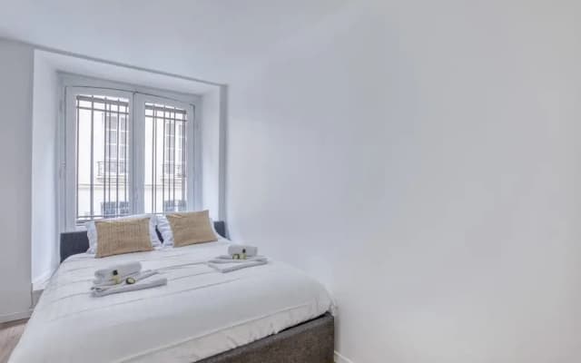 Stunning 3BR Home in the Heart of 10th Arr. Paris! - photo 2