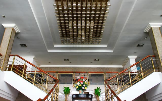 Sinthavee Hotel - photo 2