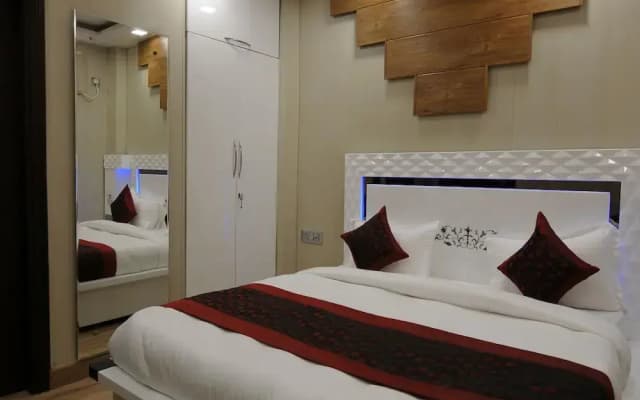 Oyo 12148 Flyover Inn - photo 2