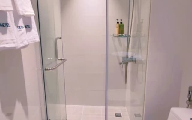 SkyBay HomeTel Ha Long - photo 5