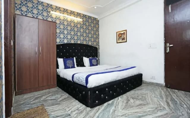 Hotel Eagle Inn - photo 2