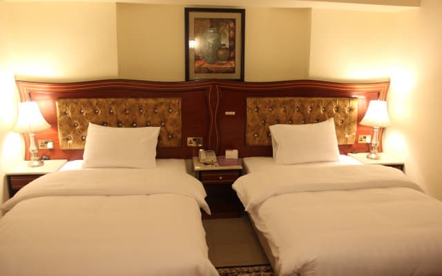 Saffron Hotel - photo 3
