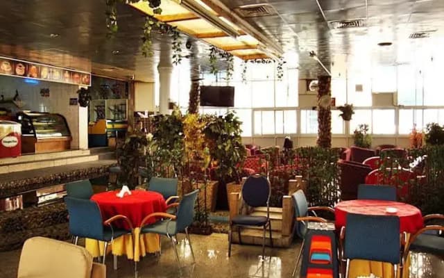 OYO 366 Waves Hotel - photo 4
