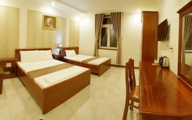 L Na Villa Hotel - photo 3