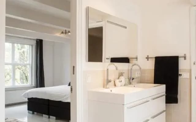 Mokum Suites - photo 4