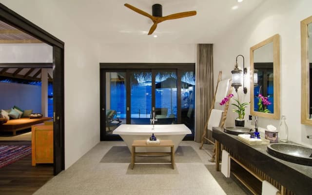 Finolhu, A Seaside Collection Resort, a Member of Design Hotels - photo 5