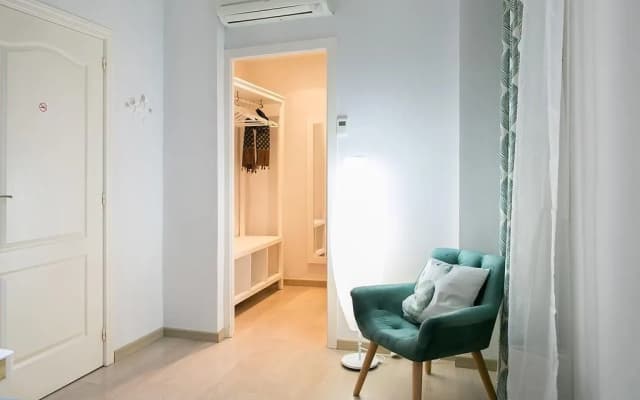 Hostal Tuset - photo 4