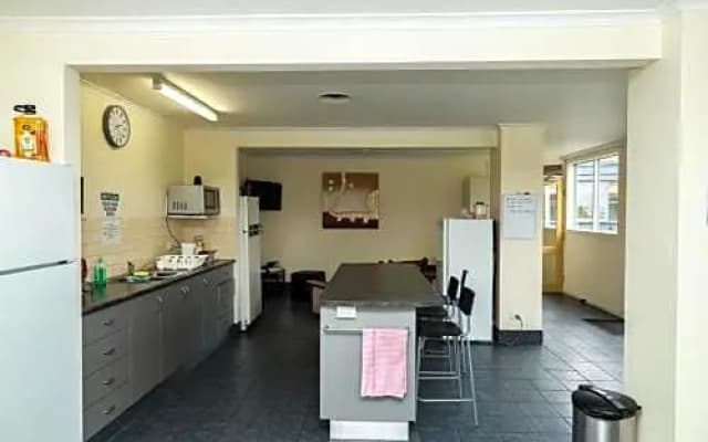 Newport Lodge - photo 4
