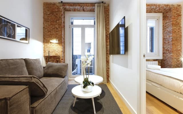 Madrid Centric VIII by Madflats Collection - photo 2