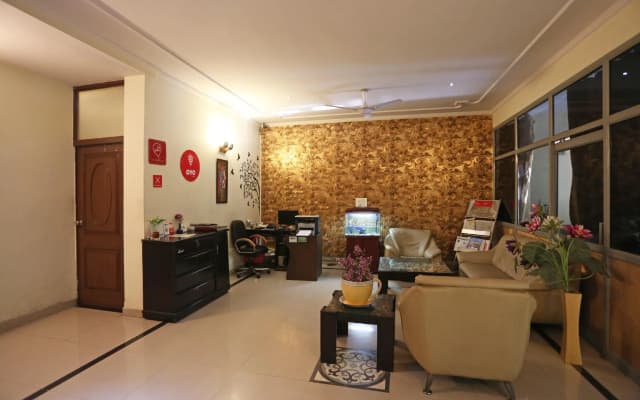 OYO DEL353 Murti Palace BED & BREAKFAST (Under the scheme of All India ) - photo 3