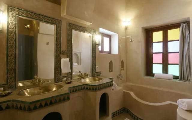 Palace Tinmel - Double Standard Room 1 - photo 5