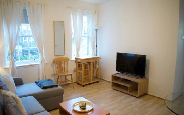1 Bedroom Apartment With Castle Views in Glassmarket - photo 4