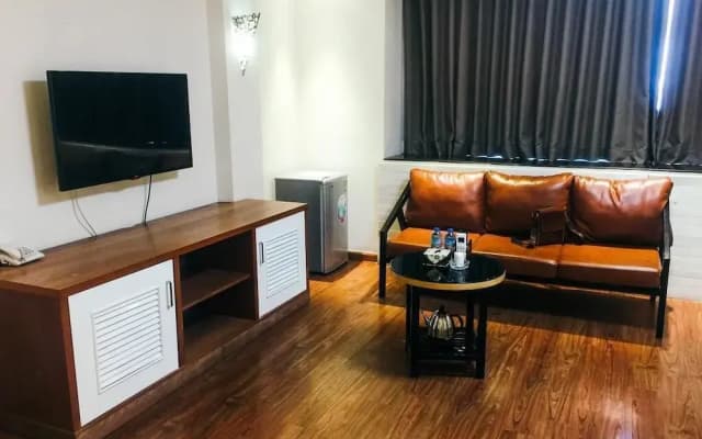 Hoang Gia Hotel 150 Nghi Tam HN-BayLux - photo 3