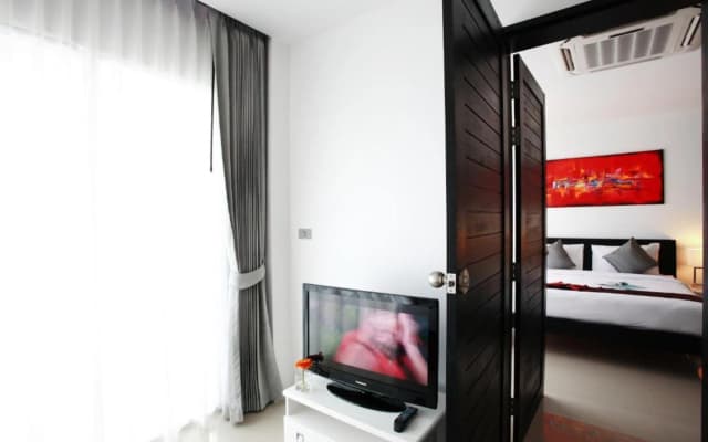 One World One Home Naiharn Hotel - photo 5