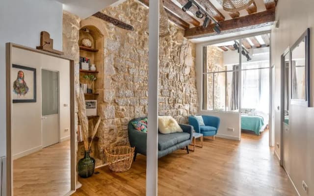 New Stunning 4 Bdrs Apt, With AC – Le Marais - photo 2