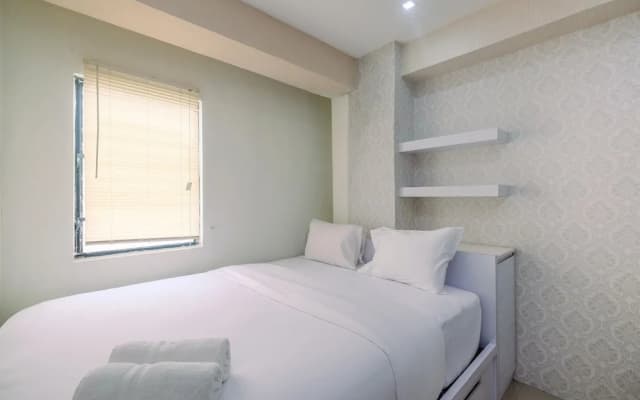 Simple And Cozy Living 2Br At Cibubur Village Apartment - photo 2