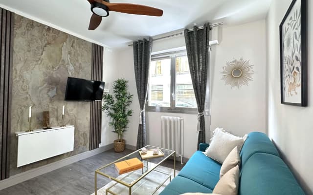 1601B - Studio near Champs Elysées - photo 2