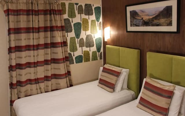 Cheshire Hotel - photo 4
