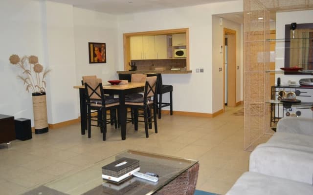 Entire 1 Bedroom Apartment in the Prestigious Palk Jumeirah - NBT - photo 2