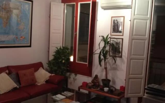 Cozy Central Apartment - photo 4