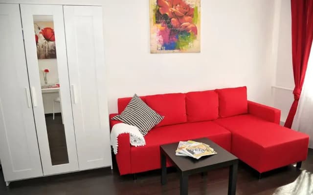 Joes Apartments 1050 - photo 2