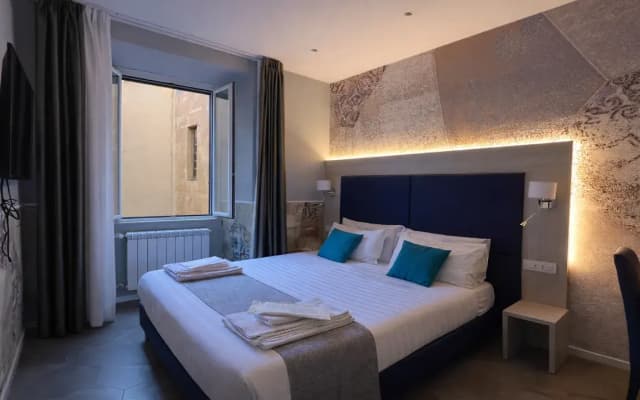 Bramble Luxury Suites - photo 4