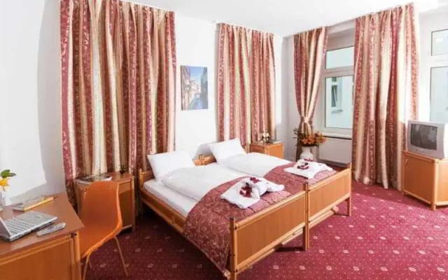 City 54 Hotel And Hostel - photo 3