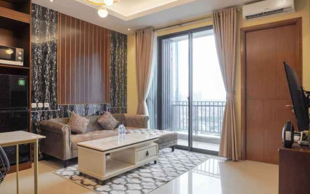 Spacious and Homey 2BR at Samara Suites Apartment By Travelio - photo 5
