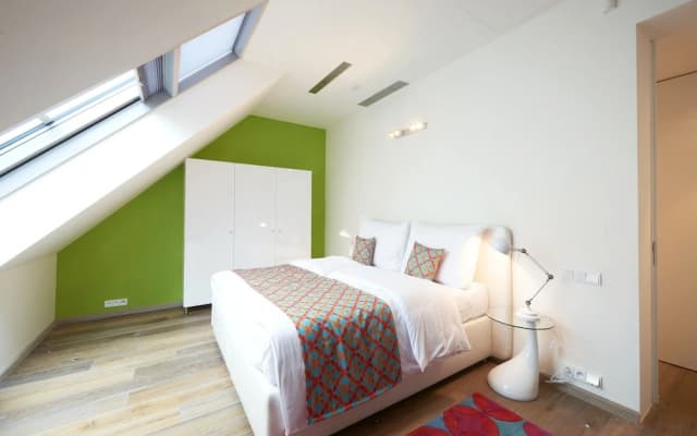 EMPIRENT New Town Apartments - photo 4