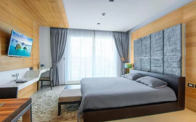 Emerald Terrace Patong - photo 4