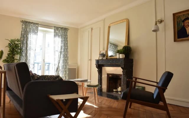 Spacious 2 Bedroom Apartment in Paris 2nd - photo 5