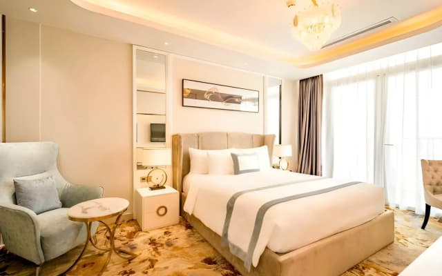 La Vela Saigon Hotel - photo 4