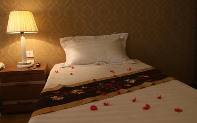Real Hanoi Hotel - photo 5