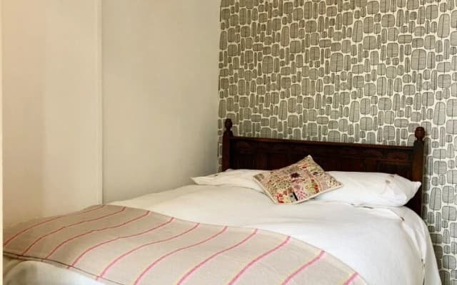 2 Bedroom Flat Near Leith - photo 4