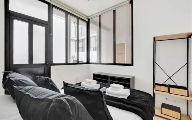 Authentique Apartment - 1br- 2P- Voltaire - photo 3