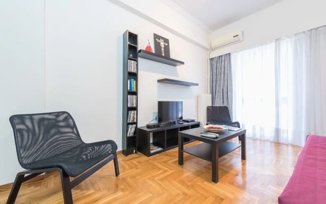 Cozy 2 Bedroom Apartment by Cloudkeys - photo 2