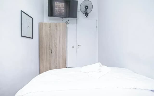 Cozy Room Shared Apt Millennium Tower - photo 4