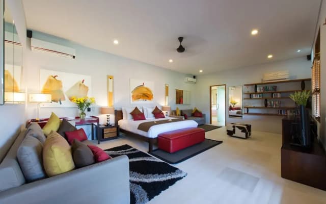 Spacious Luxury 4 Br in Centre Seminyak - photo 3
