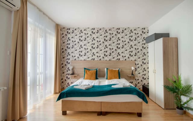 Prince Apartments - photo 2