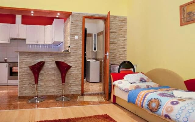 Natalie Apartments - photo 3