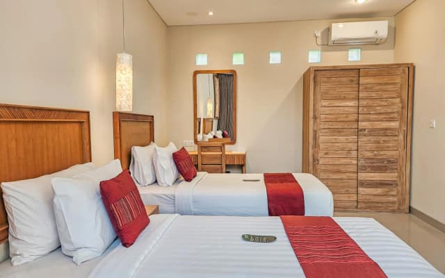 Svarna Suite Seminyak - photo 4
