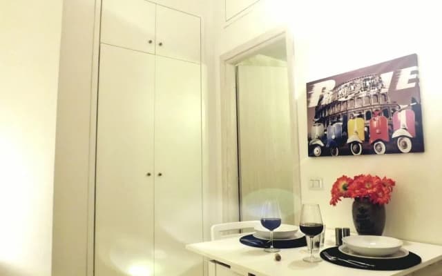 White Colosseo Victoria House - photo 3