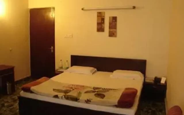 Pamposh Guest House - photo 4