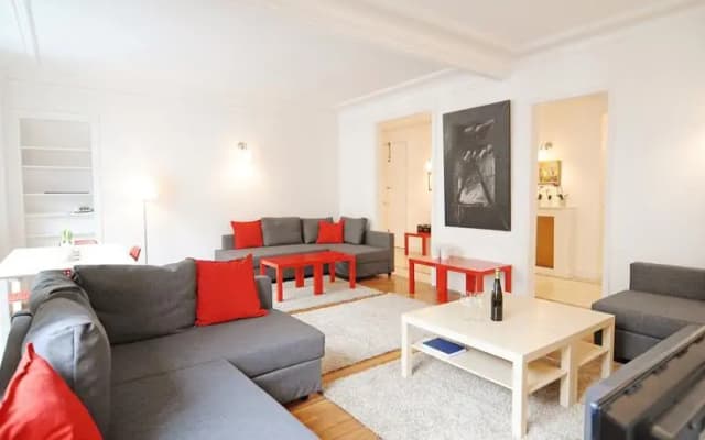 Eiffel Tower Flat 888 - photo 2