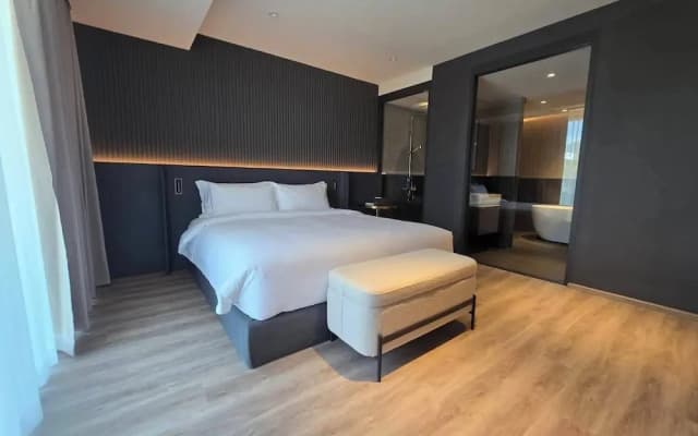 The Clover Hotel - photo 3