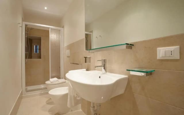 The Lion's House APT3 - photo 3
