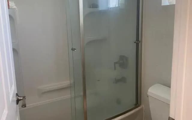 Private Room in Los Angeles w/ AC & WIFI - photo 5