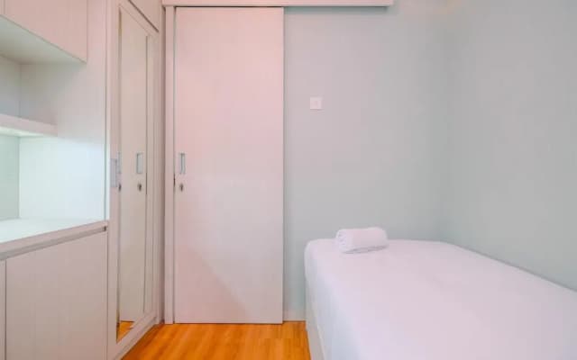 Cozy Stay 2BR Bassura City Apartment - photo 5